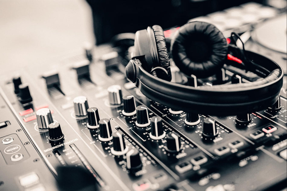 Auriculares y Altavoces