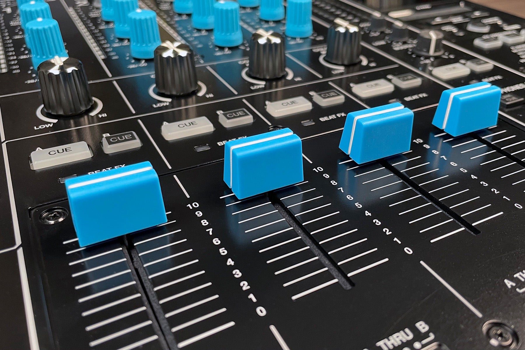 Chroma Caps Fader Pro Magvelfor AlphaTheta and Pioneer DJ Mixers