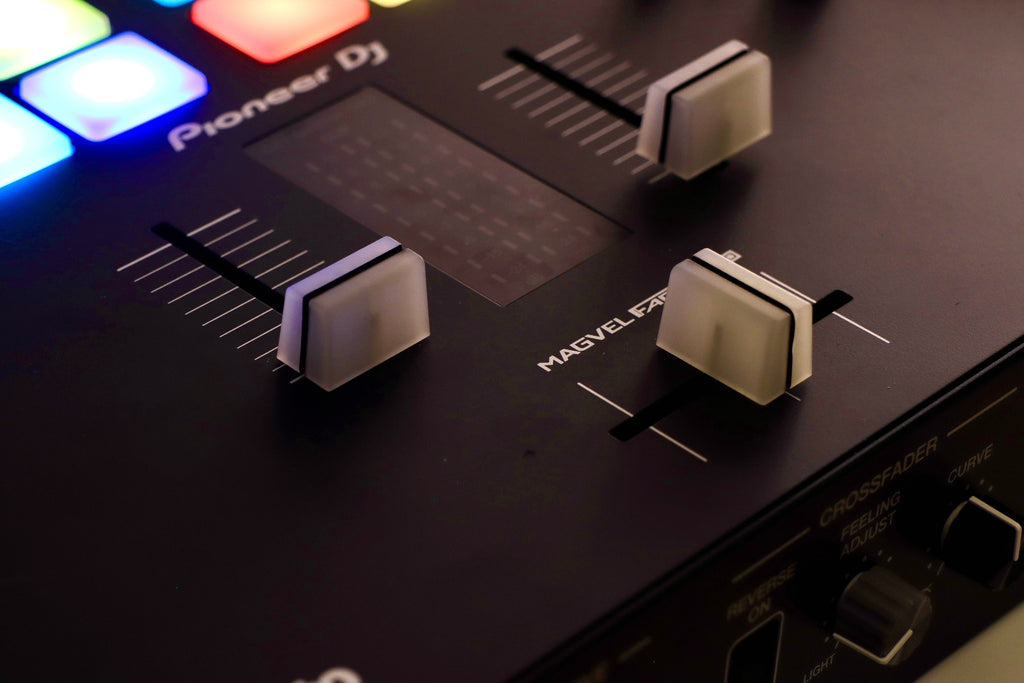 Chroma Caps Luma - Magvel Pro Fader