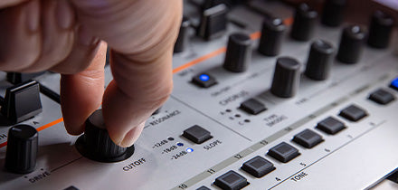 Roland GAIA-2 – DJ TechTools