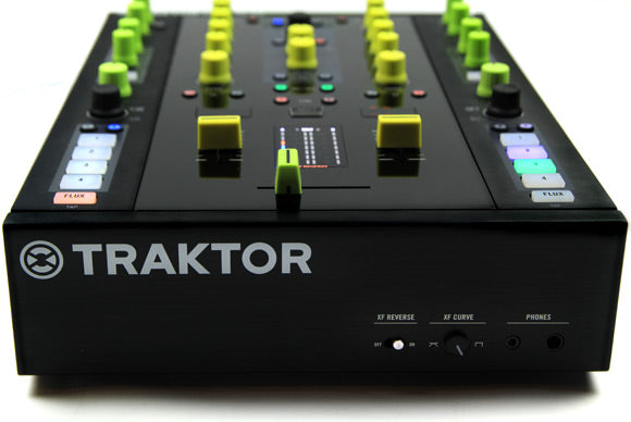 Traktor Kontrol Z2 + Free Chroma Caps - DJ TechTools