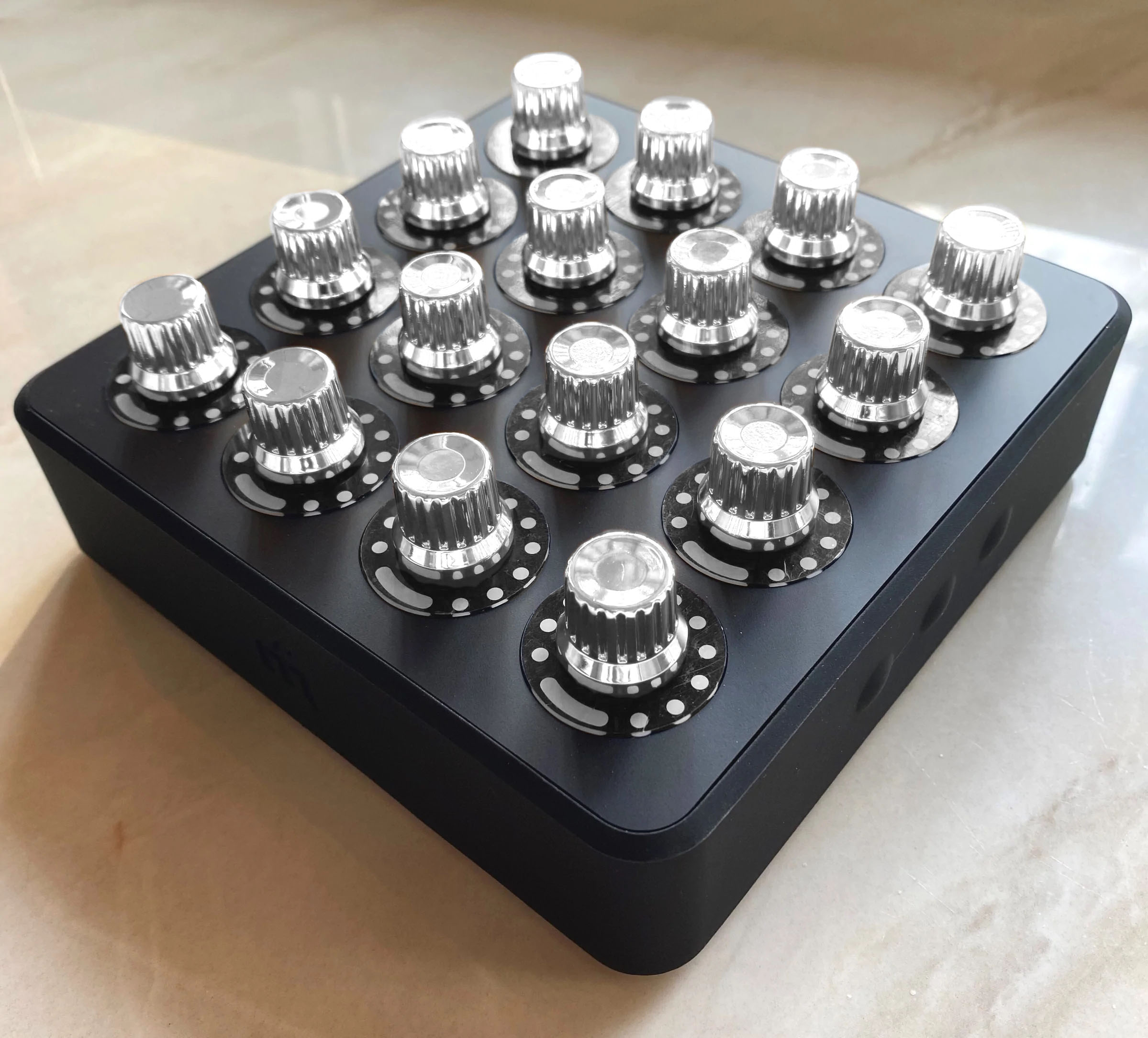 Chrome Caps — Chrome-Finish DJ Knobs & Faders – DJ TechTools