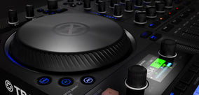Traktor Kontrol S4 MK3 + Free Chroma Caps