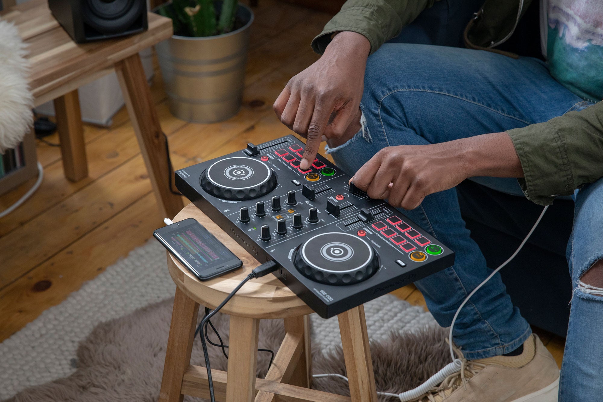 Pioneer DDJ-200 - DJ TechTools